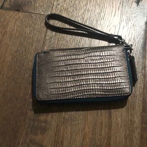 Halogen wristlet